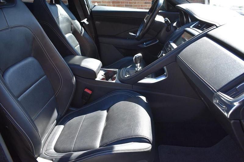 Gebraucht Jaguar E-Pace R-Dynamic 150 PS (110 kW) 2019 Grau SUV