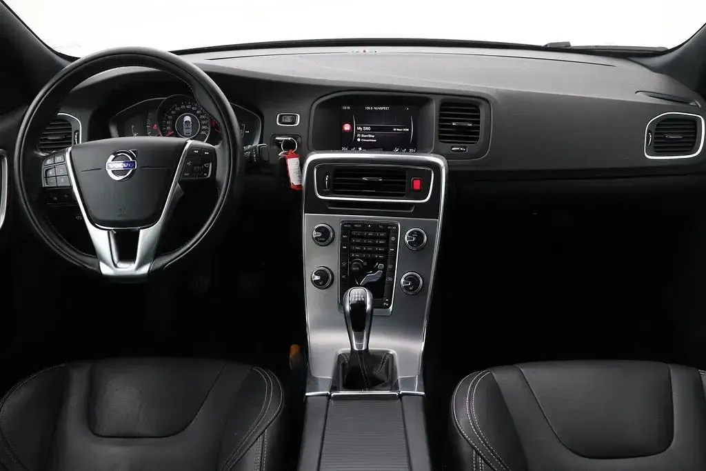 Occasion Volvo S60 Dynamic 152 ch (111 kW) 2017 Blanc Berline