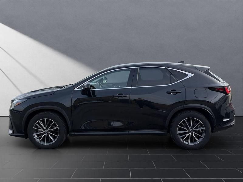 Gebraucht Lexus NX350h E-FOUR 243 PS (178 kW) 2024 Graphite black SUV