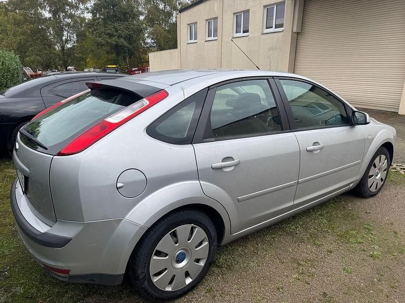 Gebraucht Ford Focus Style 101 PS (74 kW) 2007 Silber Limousine