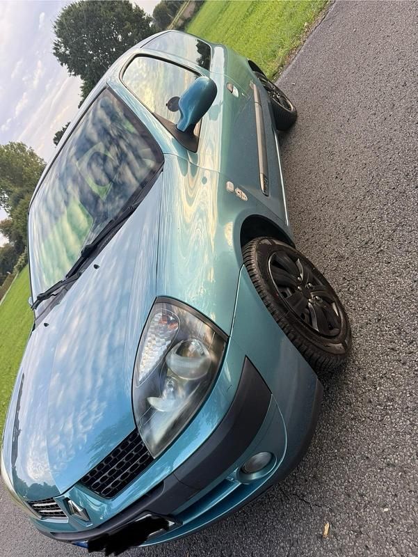Blau Gebraucht 2003 Renault Clio II Kleinwagen | 1.490 € - Bild 1/4
