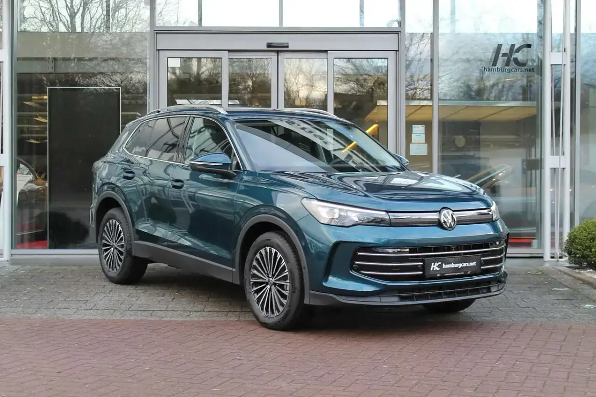 Neu VW Tiguan Elegance 150 PS (110 kW) 2026 Nightshade blue metallic SUV