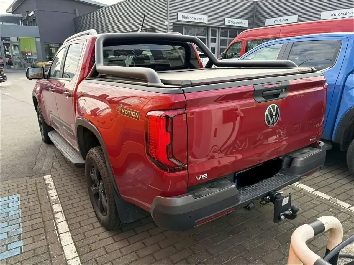Gebraucht VW Amarok PanAmericana 241 PS (177 kW) 2025 Deep red metallic Pickup