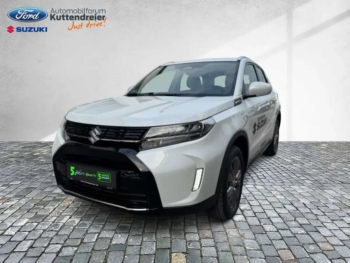 Neu Suzuki Vitara Comfort+ 116 PS (85 kW) 2025 Cool white pearl metallic SUV