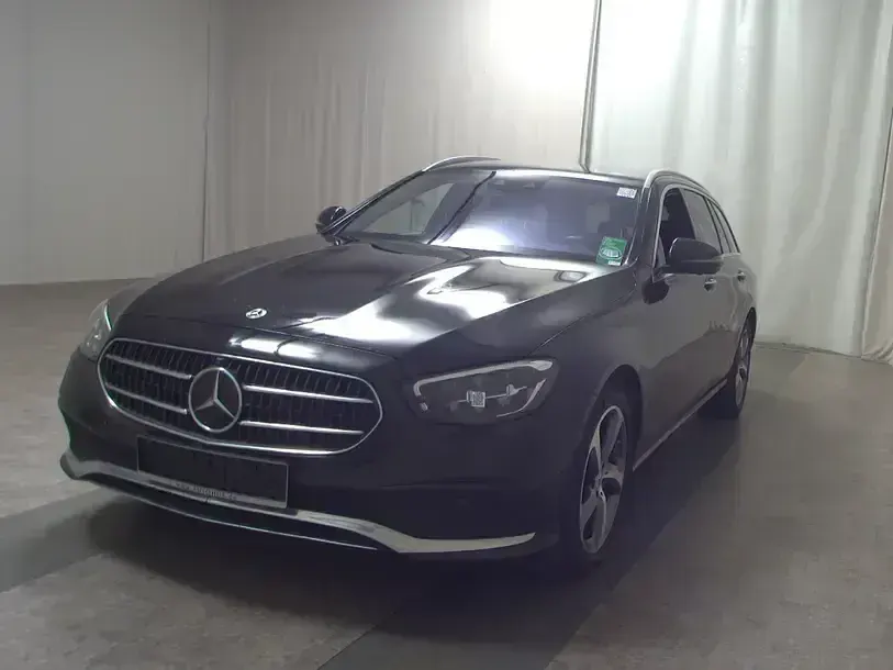 Used Mercedes E300 Avantgarde 320 HP (235 kW) 2021 Black Estate