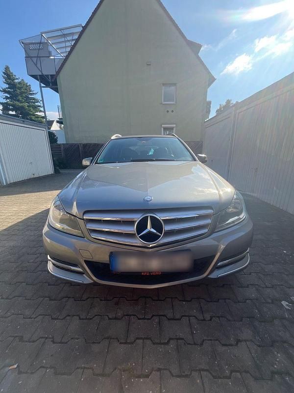 Silber Gebraucht 2012 Mercedes C180 Avantgarde Kombi | 7.499 € (Superpreis) - Bild 1/4