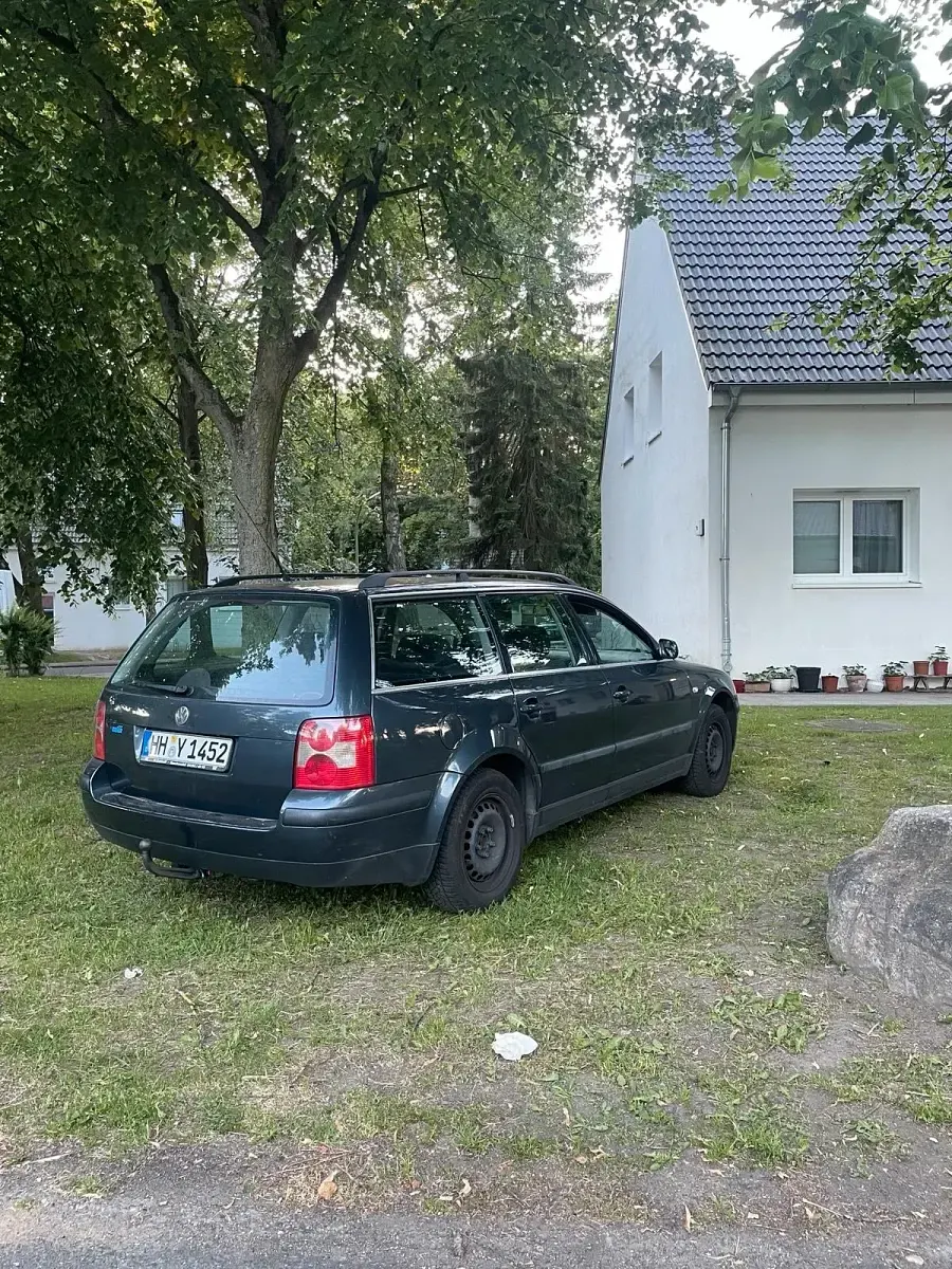Gebraucht VW Passat Comfortline 130 PS (95 kW) 2002 Blau Kombi