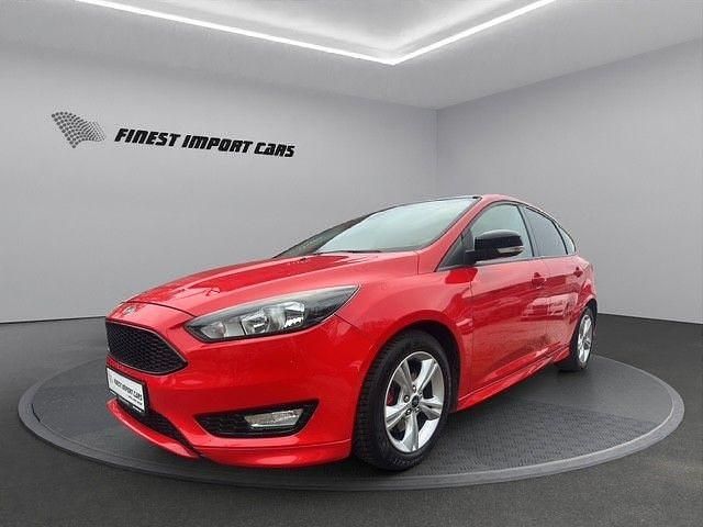 Rot Gebraucht 2017 Ford Focus Sport Limousine | 9.390 € (Fairer Preis) - Bild 1/4