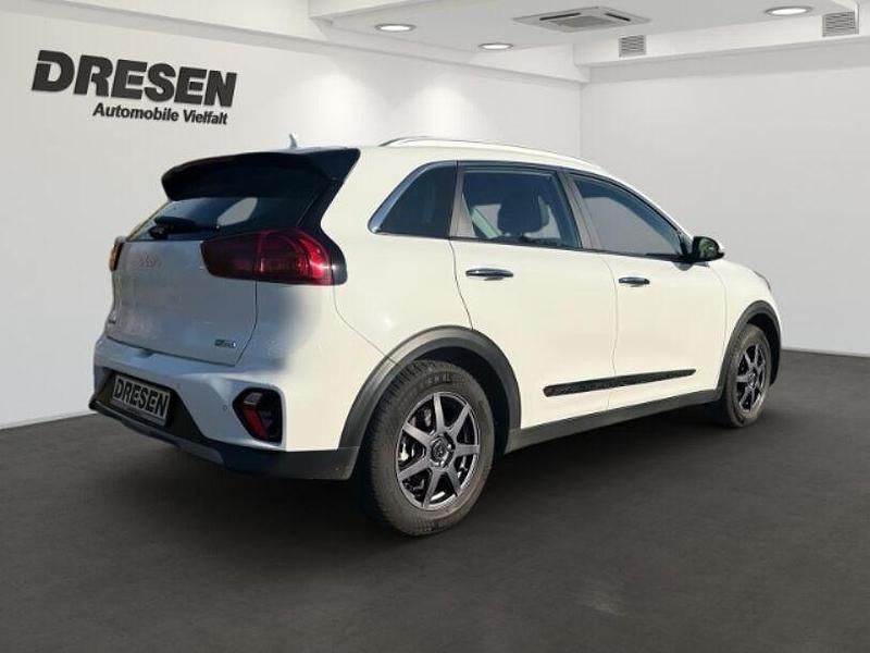 Gebraucht Kia Niro Vision 141 PS (103 kW) 2022 Ud) schneeweiss (weiss SUV