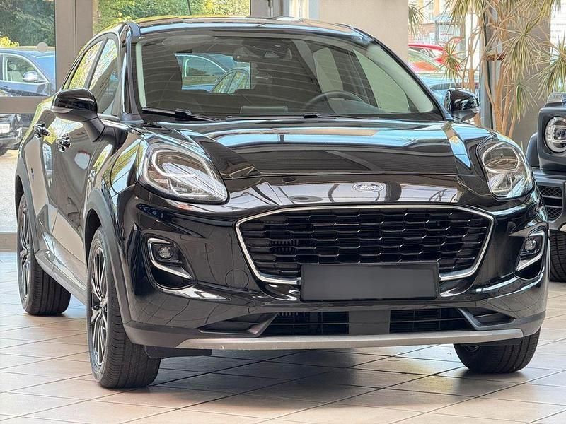 Schwarz metallic Gebraucht 2023 Ford Puma Gen-E Titanium | 21.380 € (Etwas zu teuer) - Bild 1/4