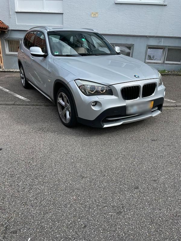 Silber Gebraucht 2009 BMW X1 SUV | 3.800 € (Guter Preis) - Bild 1/4