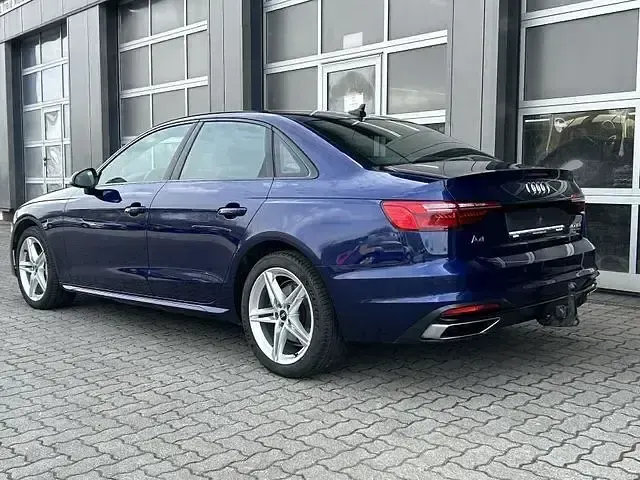 Gebraucht Audi A4 Advanced 204 PS (150 kW) 2023 Blau Limousine