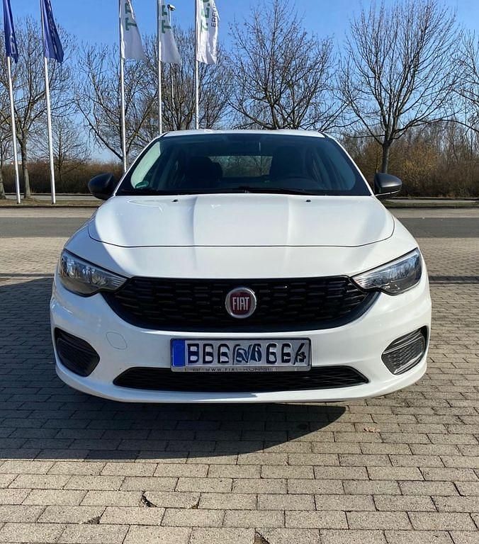Gebraucht Fiat Tipo 95 PS (69 kW) 2019 Weiß Limousine