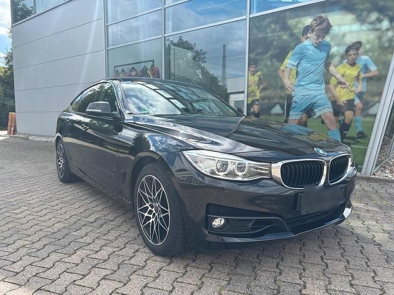 Schwarz Gebraucht 2015 BMW 320 Gran Turismo Limousine | 14.900 € (Fairer Preis) - Bild 1/4