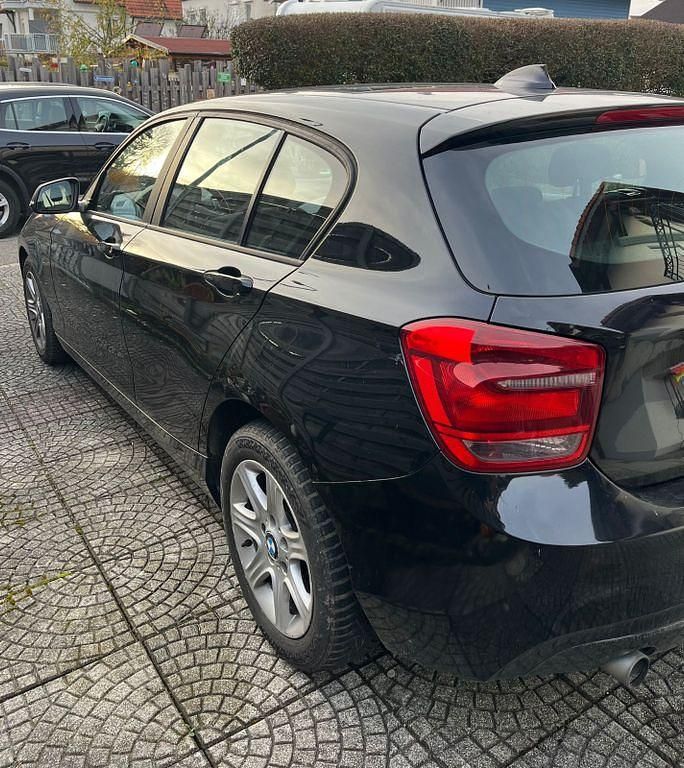 Gebraucht BMW 118 143 PS (105 kW) 2012 Schwarz Kleinwagen