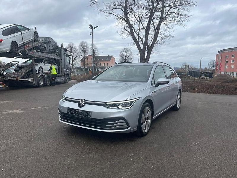 Gebraucht VW Golf VII Style 150 PS (110 kW) 2021 Reflexsilber metallic Kleinwagen