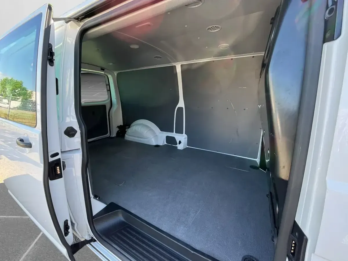 Gebraucht VW T6.1 83 kW (113 PS) 2021 Candyweiß Van