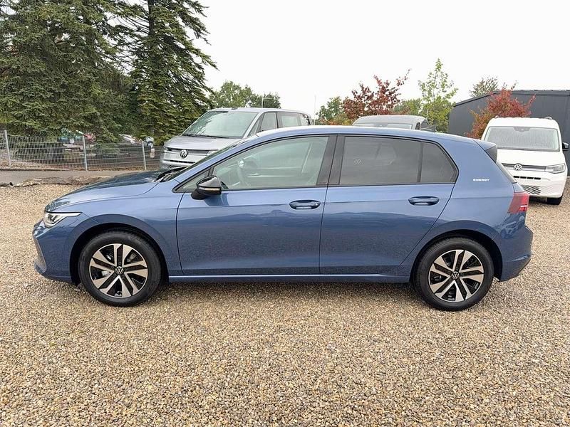Gebraucht VW Golf VIII Goal 150 PS (110 kW) 2025 Anemonenblau Limousine