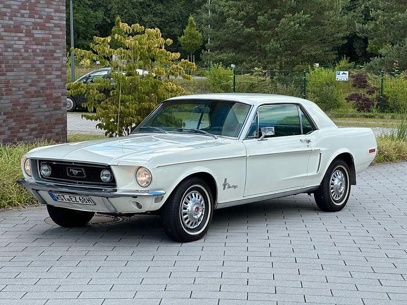 Gebraucht Ford V8 200 PS (147 kW) 1968 Weiß Coupé