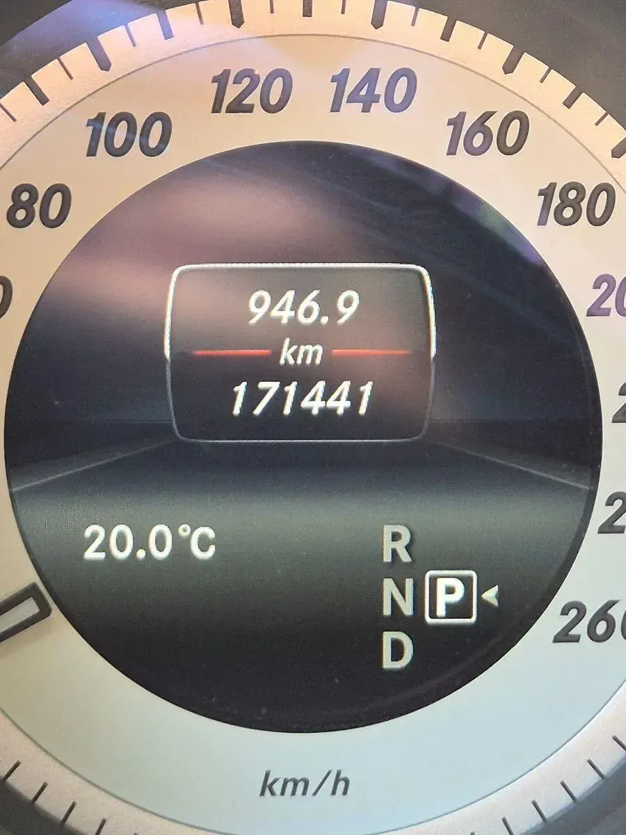 Gebraucht Mercedes E200 Avantgarde 184 PS (135 kW) 2013 Kombi
