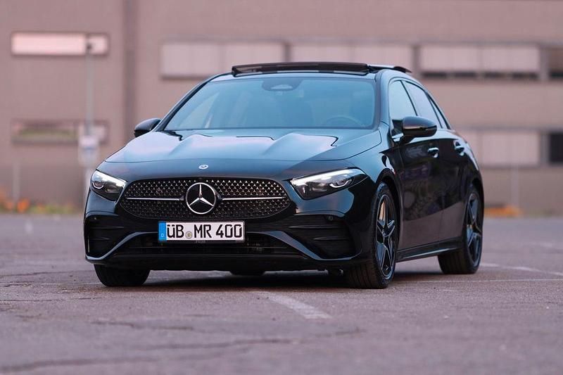 Schwarz Gebraucht 2025 Mercedes A200 AMG Limousine | 34.999 € (Fairer Preis) - Bild 1/4