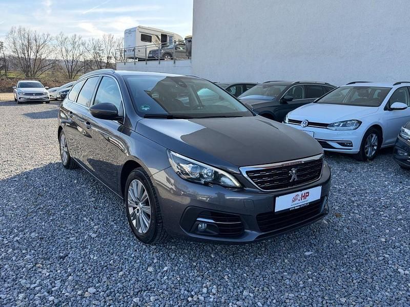 Gebraucht Peugeot 308 SW Allure 131 PS (96 kW) 2021 Grau Kombi