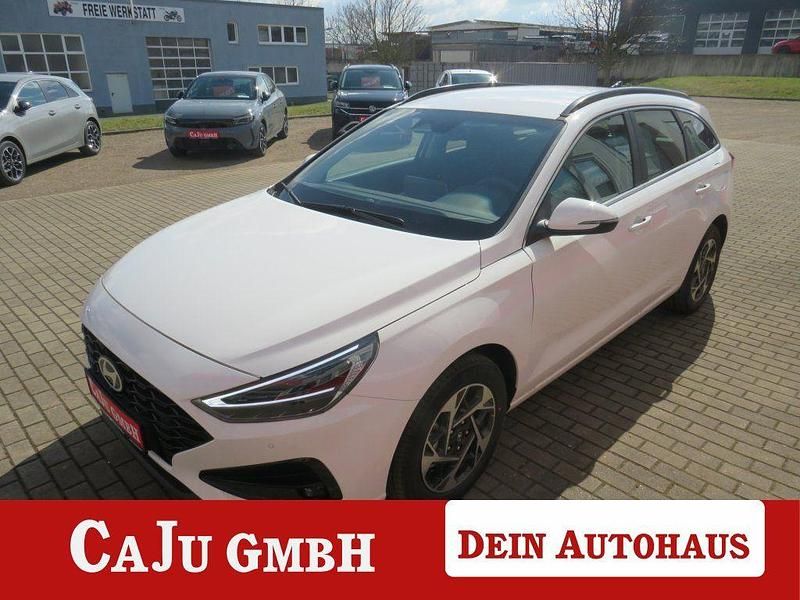 Weiß Neu 2025 Hyundai i30 Style Limousine | 22.495 € (Superpreis) - Bild 1/4