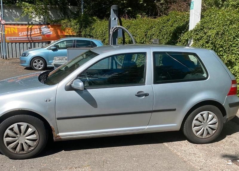 Gebraucht VW Golf IV 101 PS (74 kW) 2002 Grau Kleinwagen