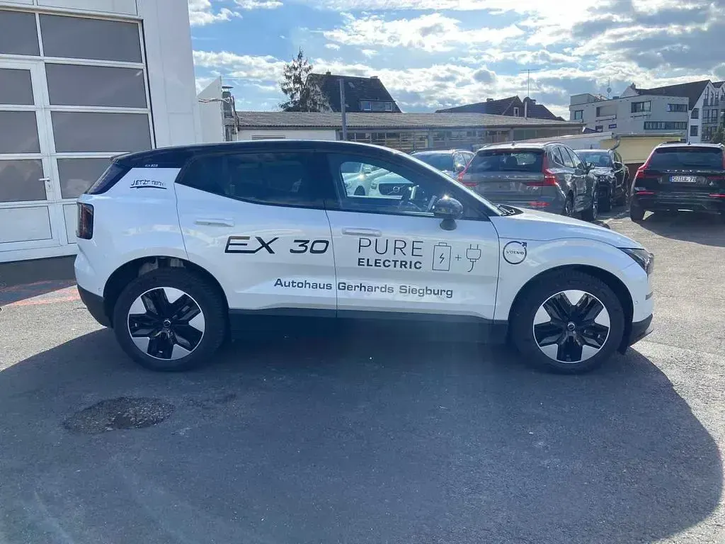 Gebraucht Volvo EX30 Ultra 200 kW (272 PS) 2023 Crystal white pearl SUV