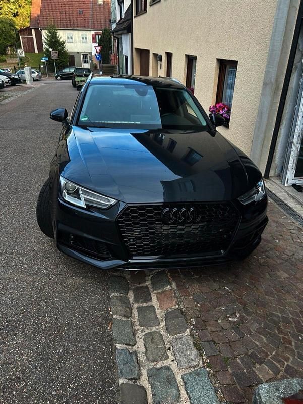 Grau Gebraucht 2018 Audi A4 Sport Kombi | 23.000 € (Etwas zu teuer) - Bild 1/4