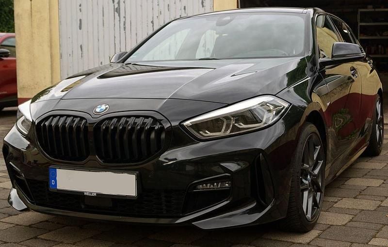 Schwarz Gebraucht 2020 BMW 120 M Sport Kleinwagen | 21.500 € (Guter Preis) - Bild 1/4
