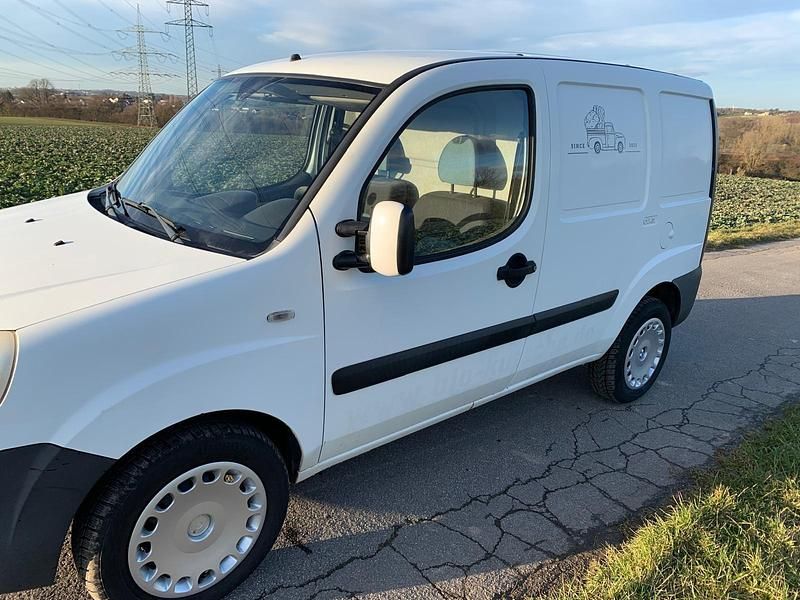 Gebraucht Fiat Doblò 75 PS (55 kW) 2008 Weiß Van / Kleinbus