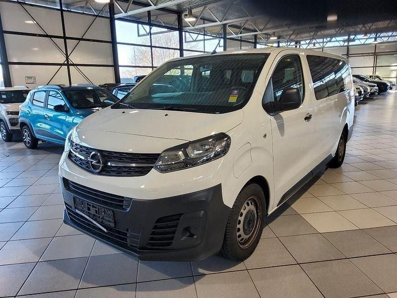 Weiß Gebraucht 2022 Opel Vivaro-e Combi Van | 24.990 € (Superpreis) - Bild 1/4