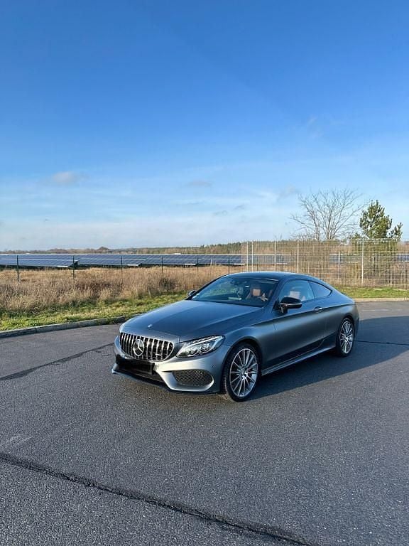 Grau Gebraucht 2016 Mercedes C300 Coupé | 22.000 € (Superpreis) - Bild 1/4