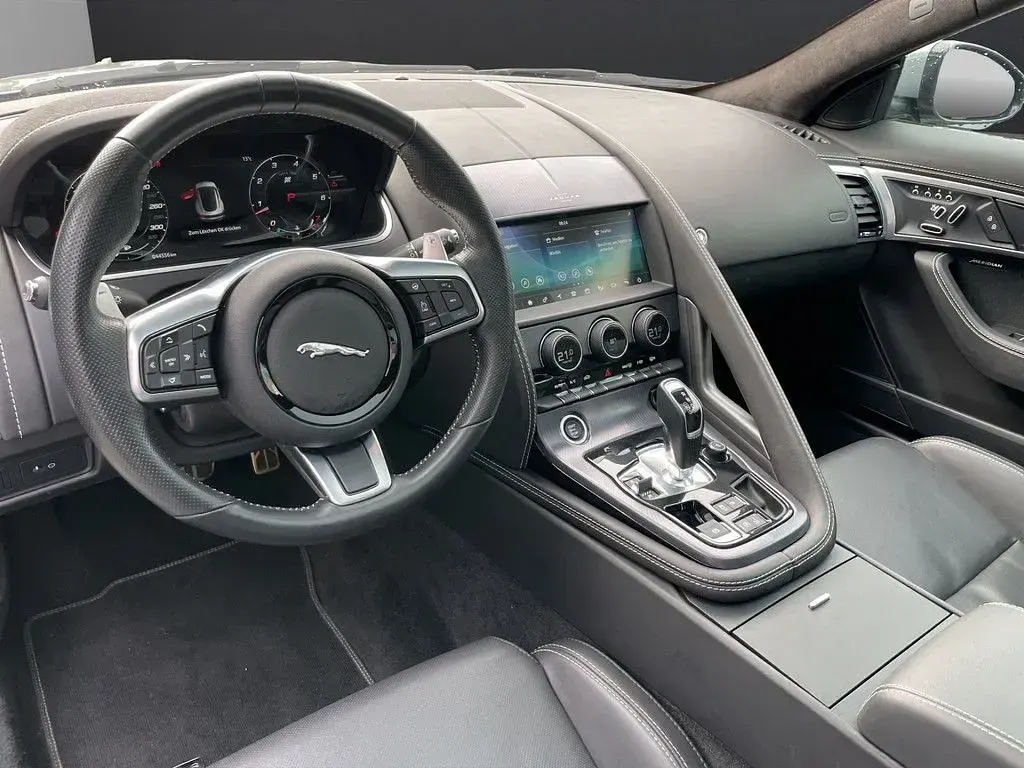 Gebraucht Jaguar F-Type R 300 PS (220 kW) 2022 Grau Coupé