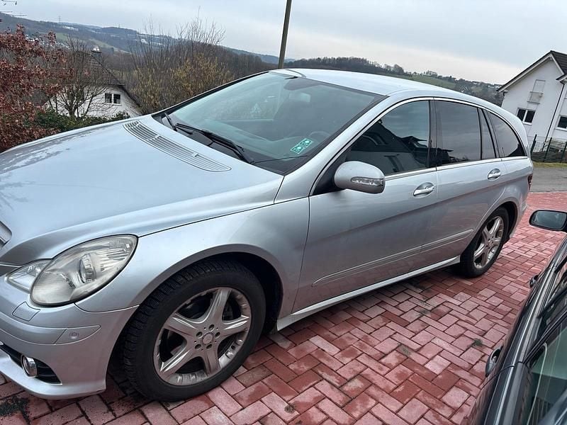 Gebraucht Mercedes R280 258 PS (189 kW) 2007 Silber Van / Kleinbus