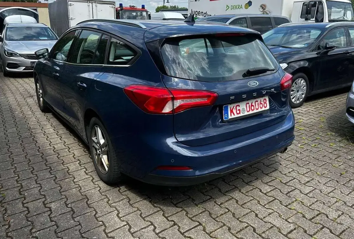 Gebraucht Ford Focus Cool & Connect 120 PS (88 kW) 2019 Blazerblau Kombi
