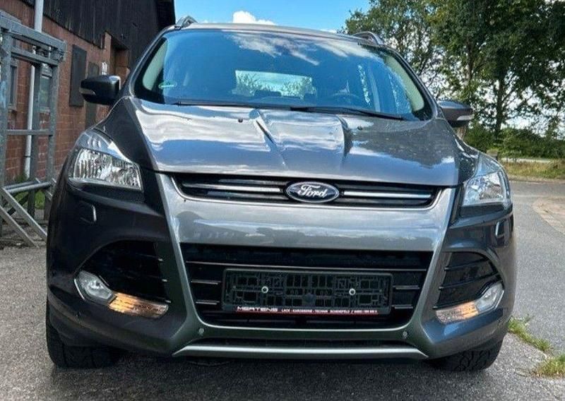 Schwarz Gebraucht 2015 Ford Kuga Titanium SUV | 11.700 € (Superpreis) - Bild 1/4