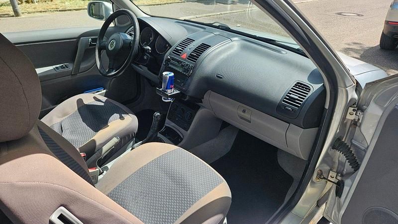 Gebraucht VW Polo Basis 75 PS (55 kW) 2000 Silber Kleinwagen