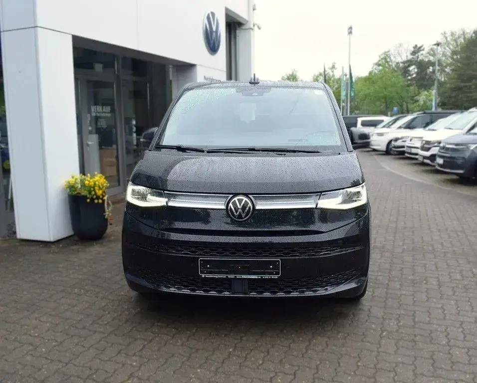 Gebraucht VW T7 Style 150 PS (110 kW) 2024 Schwarz Van