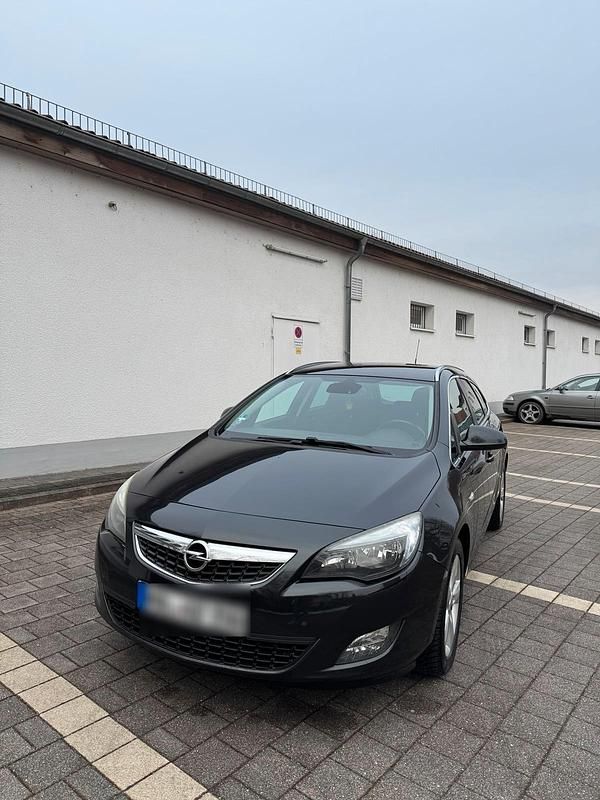 Gebraucht Opel Astra 125 PS (91 kW) 2012 Schwarz Kombi