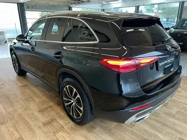 Gebraucht Mercedes GLC220 Avantgarde 197 PS (144 kW) 2024 Lack obsidianschwarz SUV