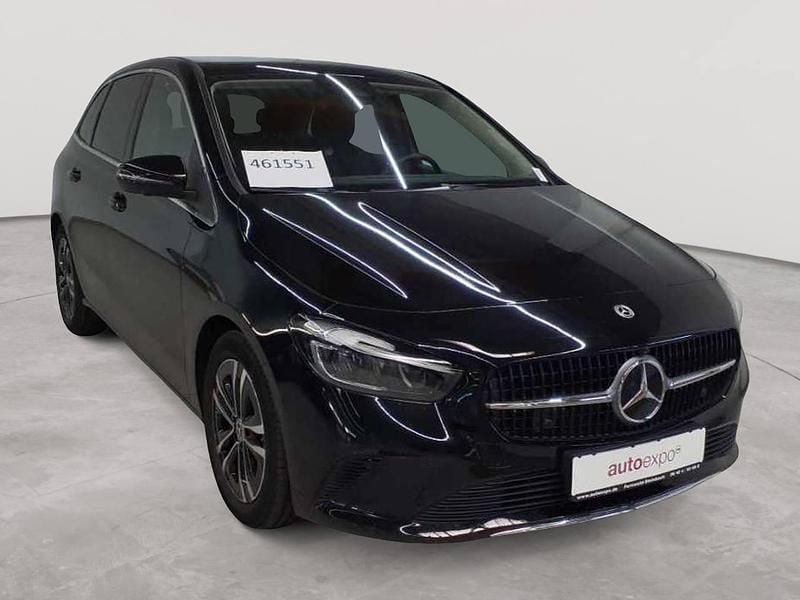 Kosmosschwarz metallic Gebraucht 2024 Mercedes B220 Advanced Van / Kleinbus | 32.990 € (Superpreis) - Bild 1/4