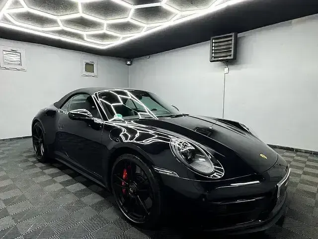 Second-hand Porsche 911 480 CP (353 kW) 2024 Negru Cabrio