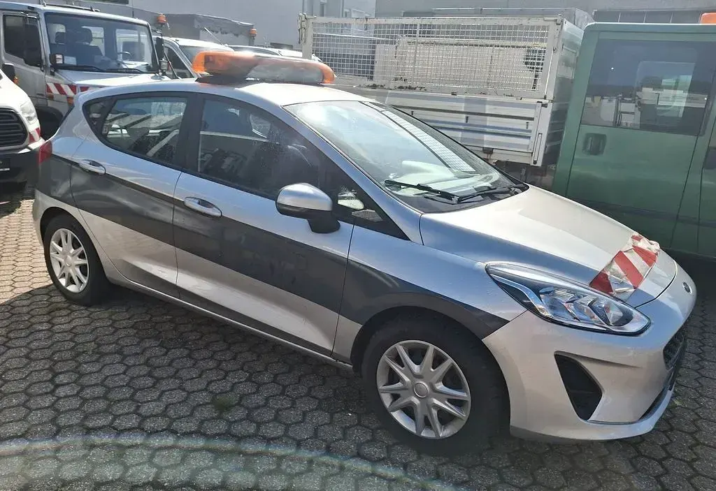 Gebraucht Ford Fiesta Trend 71 PS (52 kW) 2019 Silbergrau Kleinwagen
