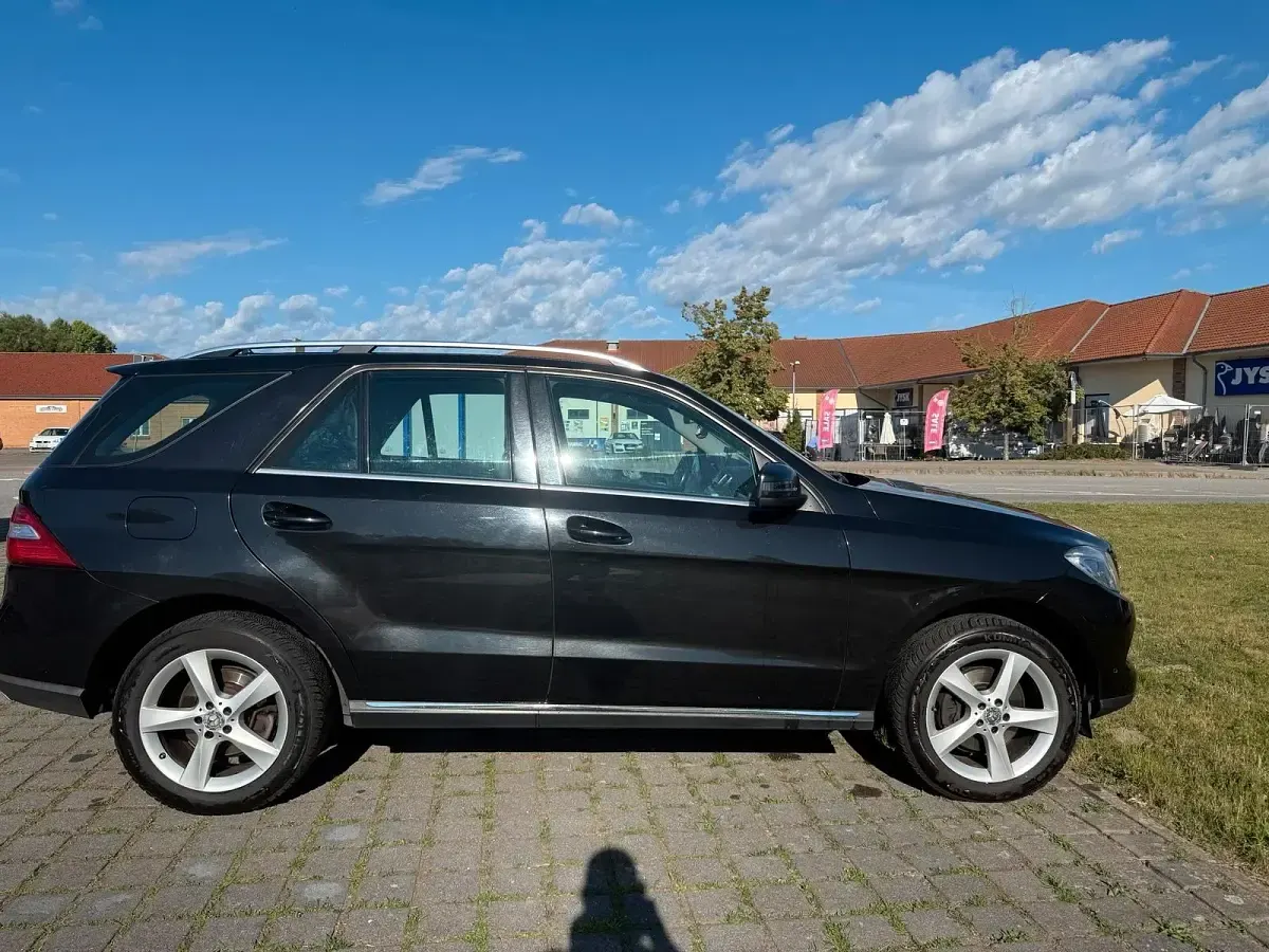 Gebraucht Mercedes ML350 258 PS (189 kW) 2013 Schwarz SUV