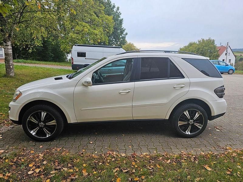 Gebraucht Mercedes ML350 272 PS (200 kW) 2006 Weiß SUV