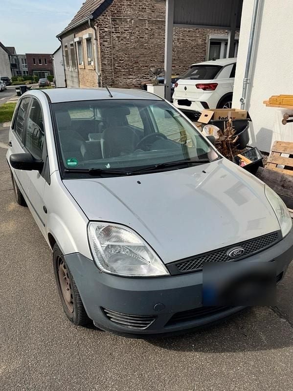 Usata Ford Fiesta 59 CV (43 kW) 2003 Argento Utilitaria