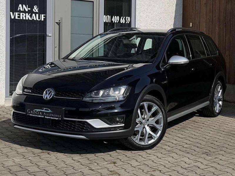 Gebraucht VW Golf VII Basis 179 PS (131 kW) 2016 Deep black perleffekt Kombi