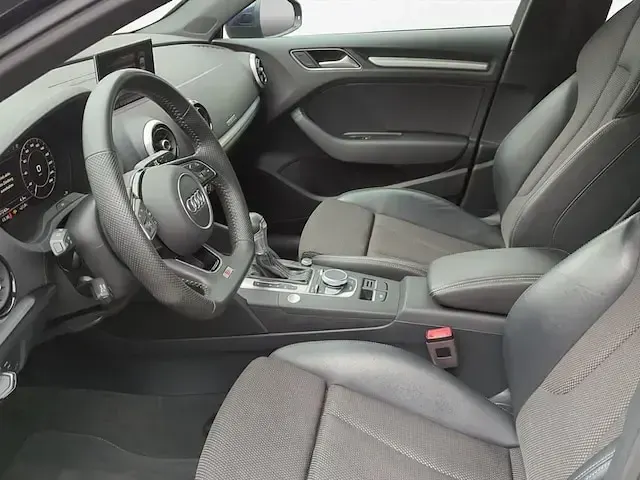 Gebraucht Audi A3 Sportback e-tron Sport 204 PS (150 kW) 2020 Kosmosblau metallic Kleinwagen